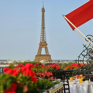 ***** Hotel Plaza Athenee - Dorchester Collection Frankrig